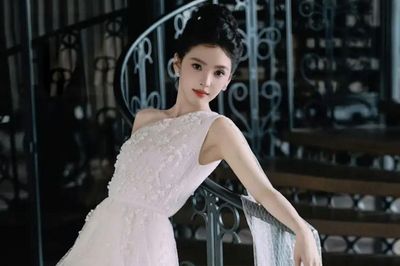 Chương Nhược Nam hóa nàng thơ trong chiếc đầm trễ vai