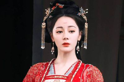 Địch Lệ Nhiệt Ba vẫn chưa chốt được dự án mới