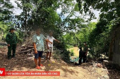 Hai người đi xuồng nhập cảnh trái phép