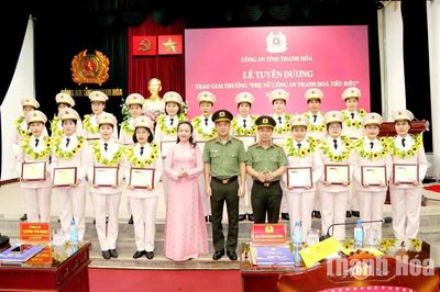 Giải thưởng “Phụ nữ Công an Thanh Hóa tiêu biểu” - tôn vinh những bông hoa thép