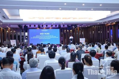 Triển khai quy định pháp luật về điện lực, thúc đẩy chuyển đổi số trong kinh doanh điện
