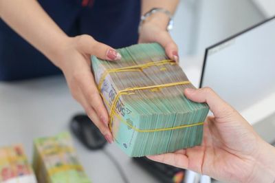 Đằng sau 'kỷ lục' 11 triệu tỷ đồng tiền gửi của dân cư