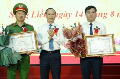 Phó Chủ tịch Thường trực UBND tỉnh Mai Sơn dự Ngày hội toàn dân bảo vệ an ninh Tổ quốc phường Song Liễu