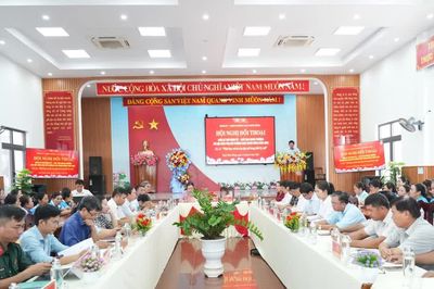 Bí thư Đảng ủy phường Hoài Nhơn Đông đối thoại với hội viên phụ nữ