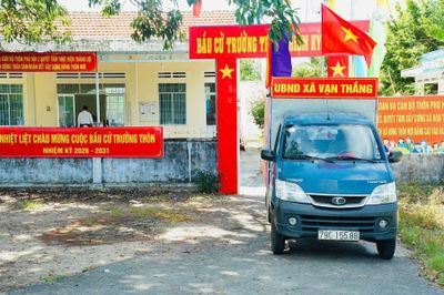 Xã Vạn Thắng tuyên truyền lưu động ngày bầu cử trưởng thôn