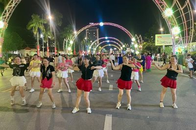 Chuỗi hoạt động “Vì bình yên nơi địa đầu Tổ quốc” tại Không gian văn hoá đường Hùng Vương tối 15/8