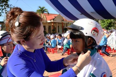 Dân vận khéo để giữ học sinh ở lại trường