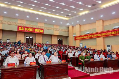 Xã Phát Diệm tiếp nhận ủng hộ Kiosk dịch vụ công và Quỹ “An sinh xã hội” năm 2026