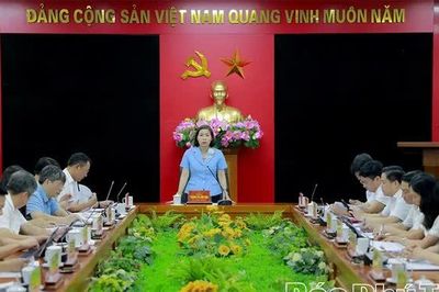 Thúc đẩy tăng trưởng khu vực thương mại, dịch vụ