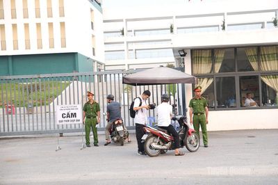 Thí sinh Trường THPT Chuyên Tuyên Quang thi môn đầu tiên