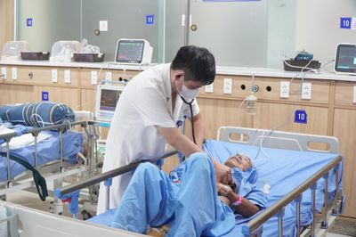 Gia tăng nguy cơ đột quỵ và sốc nhiệt do nắng nóng