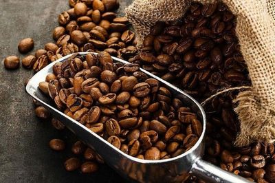 Ngày 14/8: Giá cà phê tiếp tục giảm, hồ tiêu neo ở mức cao