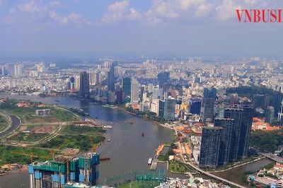Thanh khoản ì ạch, vì sao dự án chung cư vẫn đua khởi công, giá leo thang?