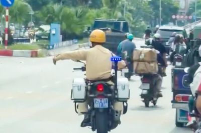 Lời cầu cứu khẩn cấp trên Quốc lộ và hành động kịp thời của CSGT
