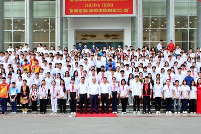 Bí thư Tỉnh ủy Quảng Ninh gửi gắm nhiều kỳ vọng tới thế hệ trẻ trước thềm năm học mới
