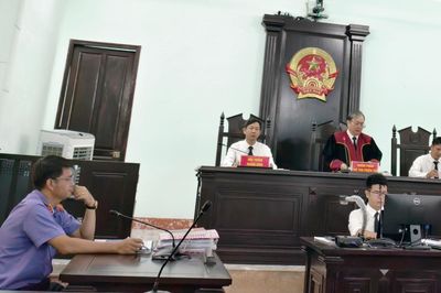 Tạm hoãn phiên toà xét xử cựu Phó Viện trưởng Viện KSND TP Huế