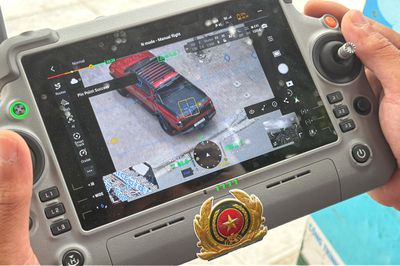 'Mắt thần' UAV giúp CSGT Hà Nội giám sát vi phạm, gỡ ùn tắc