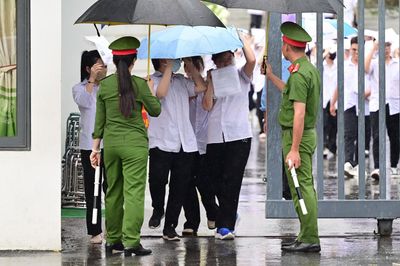 Giáo viên nhận định đề Toán thi lại tốt nghiệp tại chuyên Tuyên Quang