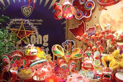 Khai mạc không gian trưng bày sản vật Hà Nội, khách du lịch trải nghiệm phong vị Rằm tháng Tám đậm chất Hà thành
