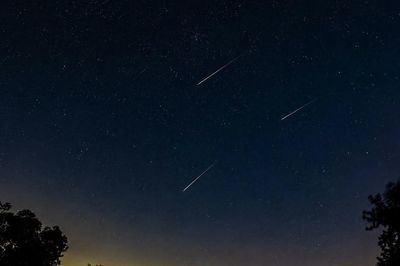 Mưa sao băng Perseids tiếp tục thắp sáng bầu trời đêm trong những ngày tới