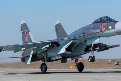Su-35S Nga cùng lúc bắn hạ 2 tiêm kích Su-27 Ukraine
