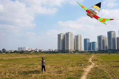 Thả diều, sử dụng flycam, drone uy hiếp an toàn bay, có thể bị xử lý thế nào?