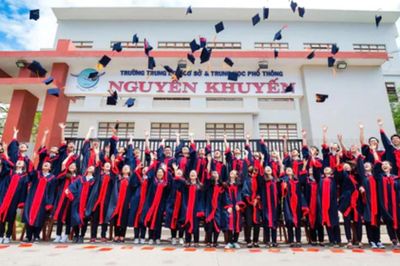 46/47 học sinh một lớp đỗ ngành y, dược: Phó Hiệu trưởng Nguyễn Khuyến nói gì về cách học của trường?