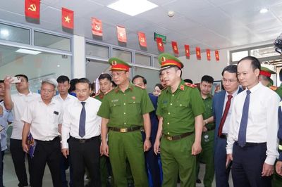 Ra mắt Trung tâm giáo dục cộng đồng về PCCC và CNCH phường Việt Hưng