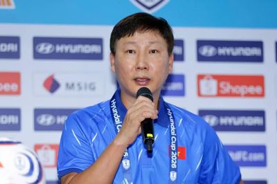 HLV Kim Sang-sik: 'Mục tiêu của tuyển Việt Nam là vào chung kết'