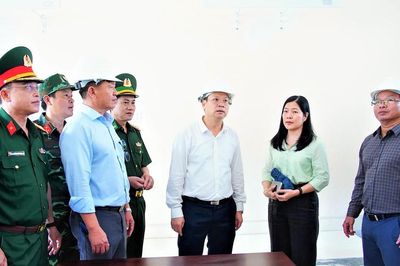 Chủ tịch UBND TP Đà Nẵng yêu cầu chăm lo từng bữa ăn cho học sinh nội trú vùng biên giới