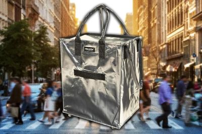 'Túi Birkin bình dân' gây sốt trên đường phố New York