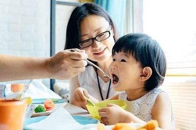5 dưỡng chất quan trọng giúp trẻ phát triển trí não