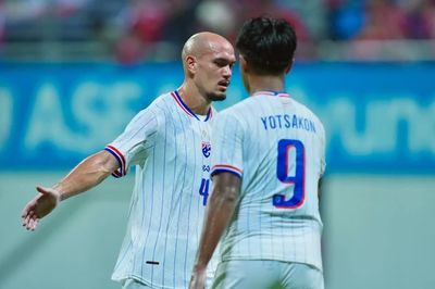 Thái Lan thắng 3-1 Singapore, rộng cửa vào chung kết
