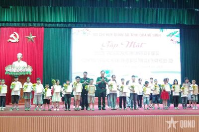 Bộ CHQS tỉnh Quảng Ninh gặp mặt, biểu dương học sinh, sinh viên có thành tích xuất sắc năm học 2025-2026