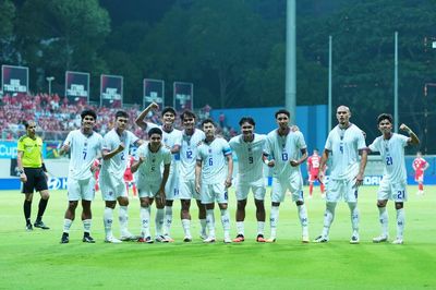 Thắng dễ Singapore, Thái Lan đặt một chân vào chung kết ASEAN Cup 2026