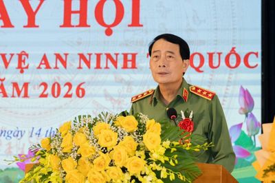 Thứ trưởng Bộ Công an Lê Quốc Hùng dự Ngày hội Toàn dân bảo vệ an ninh Tổ quốc năm 2026 tại Quảng Trị