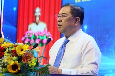 Phó Thủ tướng Thường trực Phạm Gia Túc dự lễ kỷ niệm 30 năm thành lập Ban Quản lý Khu kinh tế Dung Quất và các Khu công nghiệp Quảng Ngãi