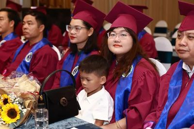 Đại học Luật TPHCM trao bằng Thạc sĩ tại Khánh Hòa