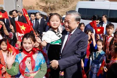 Tổ chức khai giảng kết hợp khánh thành trường nội trú xã biên giới đồng loạt vào 5/9