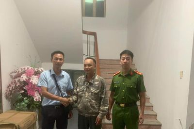Công ty vật liệu xây dựng nhận lại được hơn 200 triệu đồng chuyển khoản nhầm