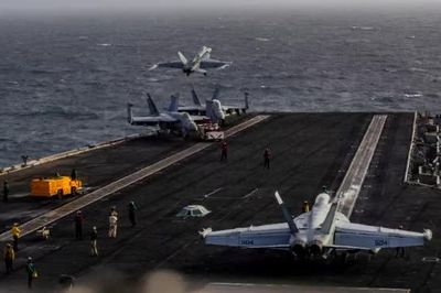 Tổng thống Mỹ Trump nói nhiệm vụ của tàu sân bay USS Abraham Lincoln 'chưa đủ lâu'