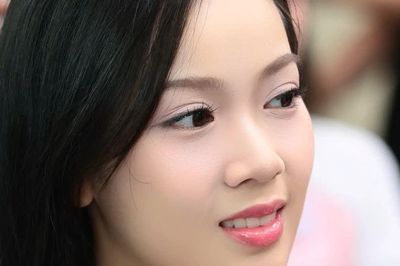 Thí sinh Hoa hậu Việt Nam học cách tạo thiện cảm bằng ánh mắt, nụ cười
