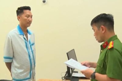 Khởi tố vợ chồng Huấn Hoa Hồng