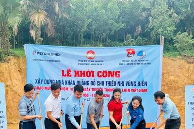 Khởi công nhà khăn quàng đỏ cho thiếu nhi vùng biên