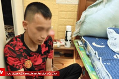 Thủ súng quân dụng khi mua bán ma túy, 3 đối tượng bị bắt giữ