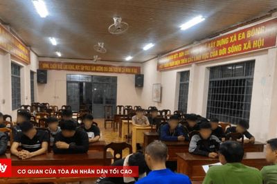 Hàng chục thanh thiếu niên mang hung khí hỗn chiến