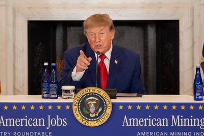 Ông Trump dọa tuyên bố eo biển Hormuz là lãnh thổ Mỹ
