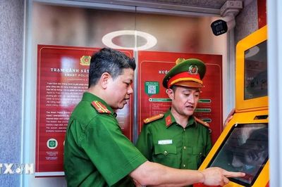 Trạm Cảnh sát thông minh - điểm chạm số giữa người dân và lực lượng Công an