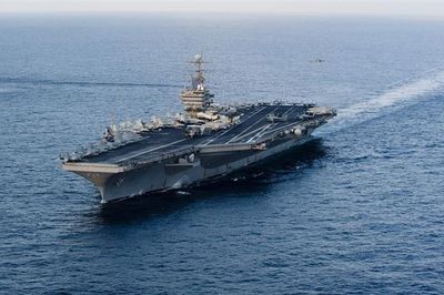 Phản ứng bất ngờ của Tổng thống Trump về tàu sân bay lênh đênh hơn 8 tháng trên biển