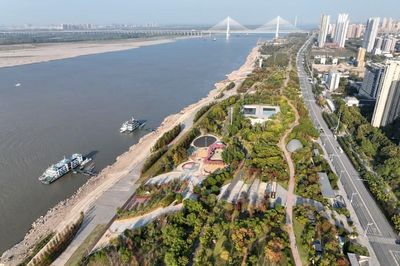 Vũ Hán (Trung Quốc) biến các khu vực công nghiệp ven sông thành không gian đô thị xanh